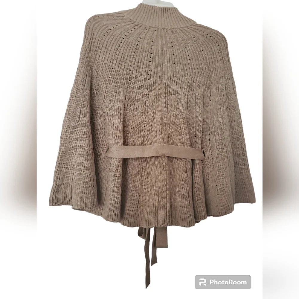 Elle Tie-Waist Cape Size L - Picture 2 of 4